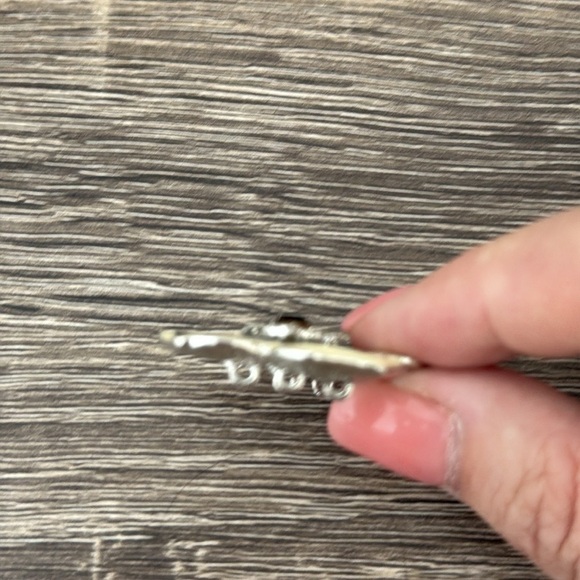 Elegant vintage black cream enamel rhinestone flower pendant 80s retro jewelry - Picture 4 of 11